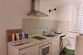 Obnovljena stara istarska kuća s tri apartmana!, Rovinj, Maison