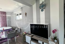 Prodaja, Diklo-Zadar, stan sa 2sp. sobe +2garažna parkirna mjesta, Zadar, Appartement