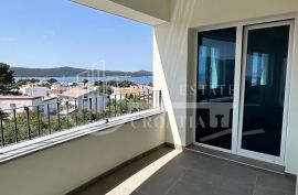 Prodaja, Žaborić, apartman sa pogledom na more i PM, Šibenik - Okolica, Apartamento