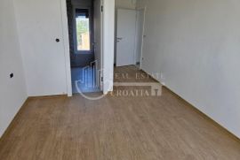 Prodaja, LUKSUZNA DVOJNA kuća sa bazenom i krovnom terasom, Nin, Appartement