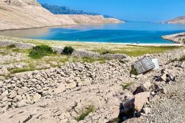 Pag, Metajna, kuća 100 metara od mora, Novalja, Kuća