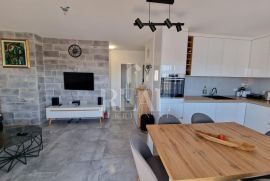 Prava prilika, luksuzan dvosobni stan u Trogiru!!!, Trogir, Appartement