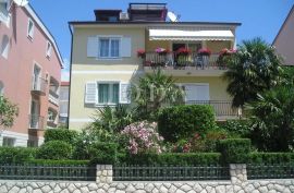 Kuća sa 5 apartmana, Crikvenica, House