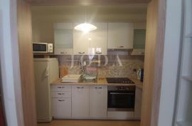 Kuća sa 5 apartmana, Crikvenica, Famiglia