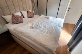 Apartman s bazenom na prestižnoj lokaciji!, Malinska-Dubašnica, Apartamento