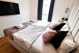 Apartman s bazenom na prestižnoj lokaciji!, Malinska-Dubašnica, Apartamento