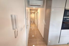 Apartman s bazenom na prestižnoj lokaciji!, Malinska-Dubašnica, Apartamento