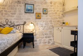 Ekskluzivan studio u srcu starog grada Rovinja!, Rovinj, Appartment