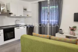 Otok Čiovo, Slatine - apartmanska kuća blizu mora, Split - Okolica, Haus