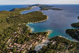 GRAĐEVINSKO ZEMLJIŠTE MALI LOŠINJ, Mali Lošinj, Tierra