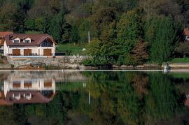 Jezerska vila na jezeru Sabljaci, Ogulin, Ogulin, Σπίτι