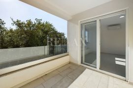 Crikvenica - stan s parkingom na dobroj lokaciji, Crikvenica, Appartment