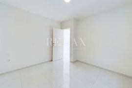 Crikvenica - stan s parkingom na dobroj lokaciji, Crikvenica, Appartement