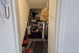 Sesvete, 4 sobni novouređen i namješten stan 112m2 + balkon 16m2, Zagreb, Apartamento