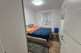 Sesvete, 4 sobni novouređen i namješten stan 112m2 + balkon 16m2, Zagreb, Apartamento