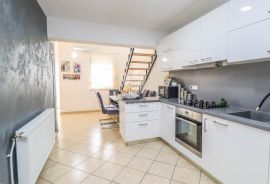 Istra, Novigrad, okolica! Opremljen stan sa 3 spavaće sobe!, Novigrad, Wohnung