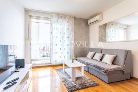 Split, Visoka, lijepi studio apartman na izvrsnoj lokaciji s pogledom na more, Split, Appartamento