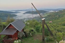 Vikendica novije gradnje na bregima iznad Pregrade!, Pregrada, Σπίτι