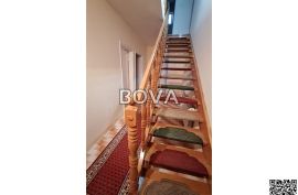 Kuća 197 m2 – Repušnica *Dvije garaže* (ID-2482/E), Kutina, Kuća