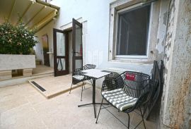 Rovinj stari grad, romantičan apartman u prizemlju zgrade, Rovinj, Kвартира