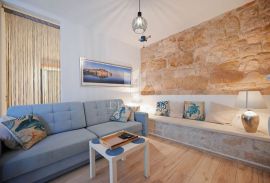 Rovinj stari grad, romantičan apartman u prizemlju zgrade, Rovinj, Kвартира