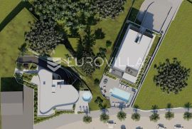 Okolica Trogira, dvosoban stan s vrtom na plaži, Trogir, Appartement