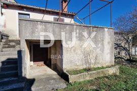 ISTRA, PIĆAN - Kuća s građevinskim zemljištem, Pićan, Maison