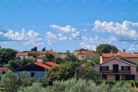 Stan Peroj, novija gradnja u ponudi apartman sa lijepim pogledom, odmah useljiv., Vodnjan, Appartamento