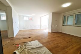 STAN U SUTERENU NOVOGRADNJE SA POGLEDOM NA MORE, Crikvenica, Appartment