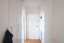 Komforan i svijetao stan s velikom terasom Novi Zagreb, Istok, Zagreb, Appartement