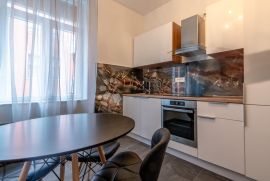 RIJEKA ADAPTIRAN, NAMJEŠTEN STAN 4S+DB SA VELIKIM BALKONOM, Rijeka, Wohnung