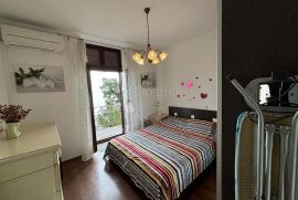 Opatija, 53 m2, balkon, lođa, POGLED na MORE, Opatija, Appartamento