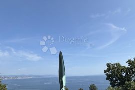 Opatija, 53 m2, balkon, lođa, POGLED na MORE, Opatija, Appartamento