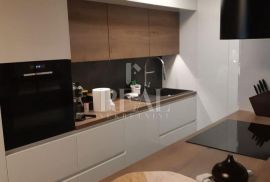 Najam moderno uređenog stana na Gornjoj Vežici 1S+DB  61 m2, Rijeka, Apartamento