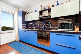 Istra, Rovinj, predivan jednosoban stan 50m2 na drugom katu s pogledom na more, Rovinj, Διαμέρισμα