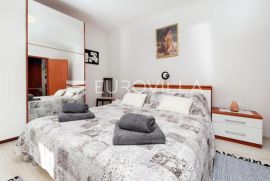 Istra, Rovinj, predivan jednosoban stan 50m2 na drugom katu s pogledom na more, Rovinj, Διαμέρισμα