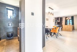 Zagreb, Šestine, luksuzna vila s bazenom i garažom 580 m2, Zagreb, Famiglia