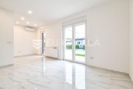 Zagreb, Retkovec, dvojna kuća NKP 81 m2, S2, NOVOGRADNJA, Zagreb, Σπίτι