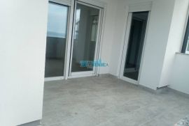 SNIŽENO CRIKVENICA NOVOGRADNJA 55m2 + vrt 52m2, Crikvenica, Daire