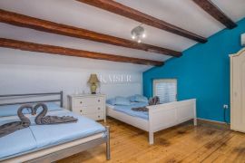 Otok Krk, Šilo, okolica - kuća sa bazenom 145m2, Dobrinj, House