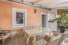 Otok Krk, Šilo, okolica - kuća sa bazenom 145m2, Dobrinj, House