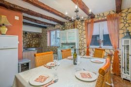 Otok Krk, Šilo, okolica - kuća sa bazenom 145m2, Dobrinj, House