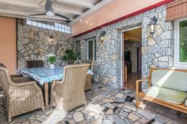 Otok Krk, Šilo, okolica - kuća sa bazenom 145m2, Dobrinj, House