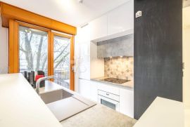 GAJNICE STAN 60m2 SA 1 PARKIRNiIM  MJESTOM,PRODAJA!, Zagreb, Appartamento