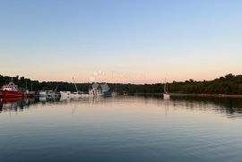 DOJMLJIV STAN  NEDALEKO PLAŽE I MARINE! (Z11S4), Poreč, شقة