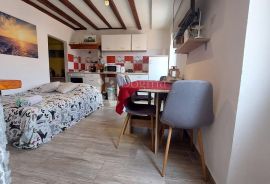 Kuća sa 3 apartmana u centru Rovinja!, Rovinj, Σπίτι