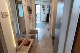 APARTMAN U GRADU KRKU - SUPER MIRNA LOKACIJA, Krk, Wohnung