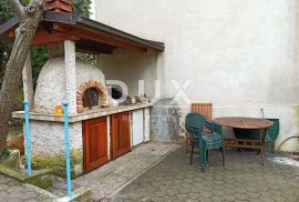 ISTRA, PULA - Austrougarska vila za renovaciju u blizini mora, Pula, Casa