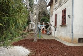 ISTRA, PULA - Austrougarska vila za renovaciju u blizini mora, Pula, Casa