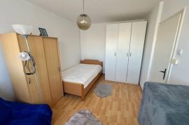 STAN SA  VELIKOM SOBOM U BLIZINI TREŠNJEVAČKOG PLACA, Zagreb, Appartement